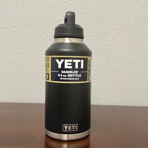 YETI RAMBLER 64 oz BOTTLE WITH CHUG CAP BLACK NEW.